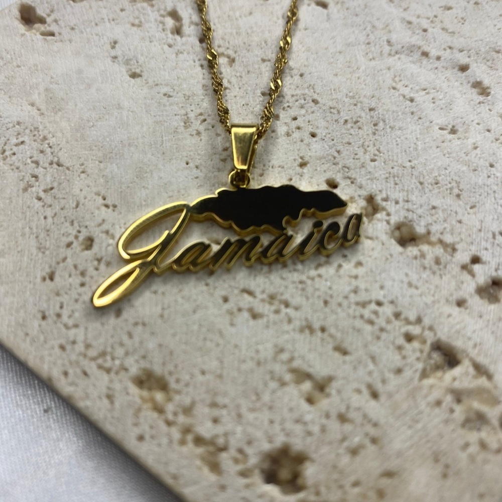 Gold Jamaica Pendant Necklace 18inch